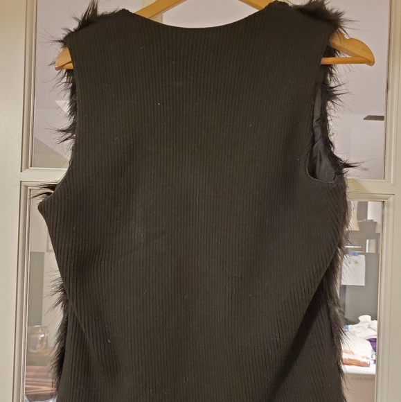 Bebe Fur-Knit Vest - Picture 3 of 3